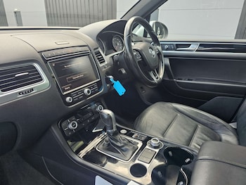 Used Volkswagen Touareg 2016 for sale - 75344666: Photo