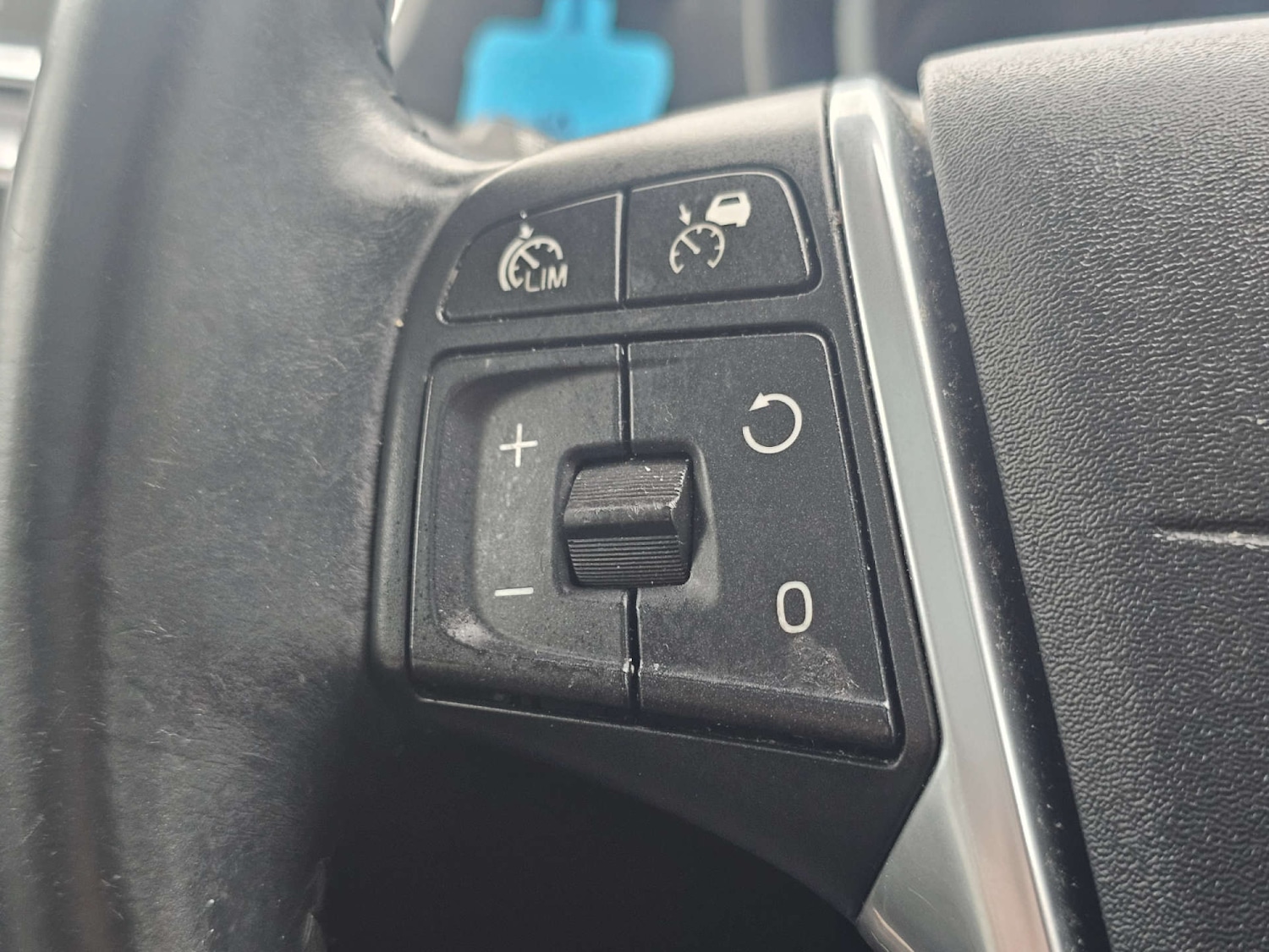 Used Volvo V40 2013 for sale - 78210433: Photo 16