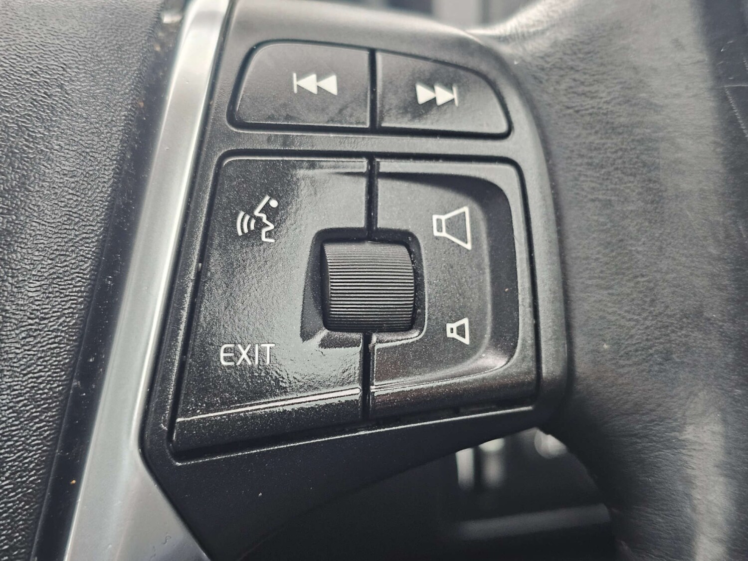 Used Volvo V40 2013 for sale - 78210433: Photo 17