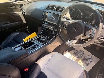 Used Jaguar XE 2017 for sale - 78980439: Photo