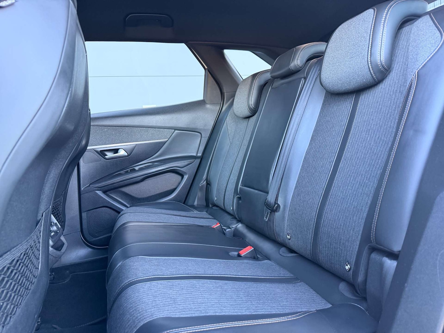 Used Peugeot 3008 2017 for sale - 77353600: Photo 11