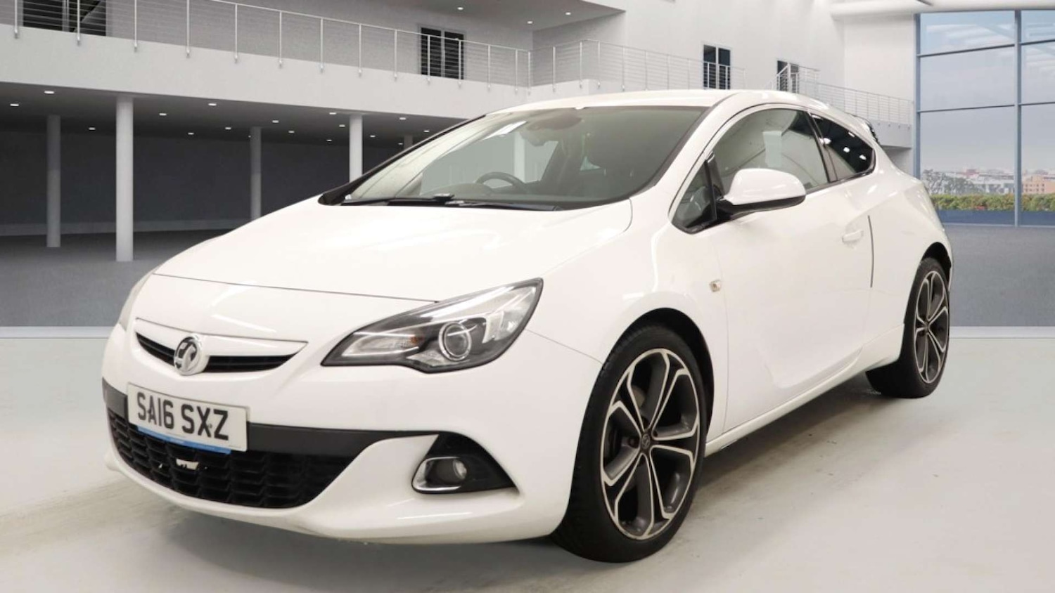Used Vauxhall Astra GTC 2016 for sale - 77342239: Photo 2