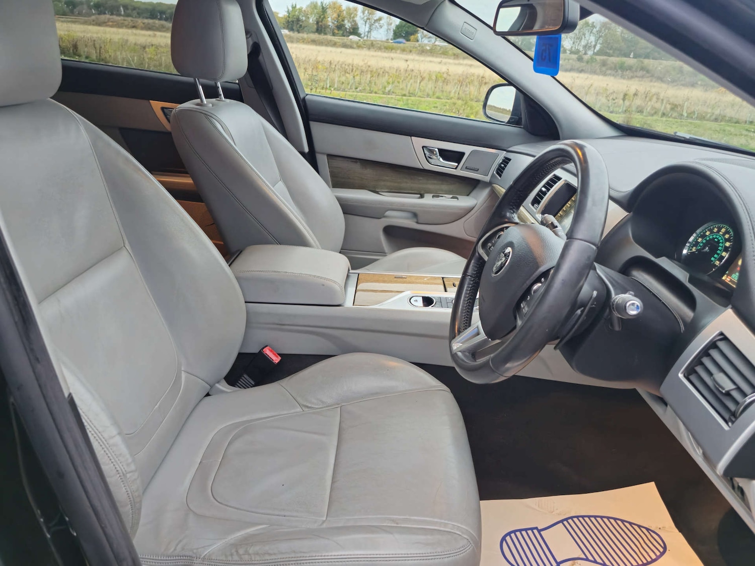 Used Jaguar XF 2014 for sale - 76231909: Photo 14