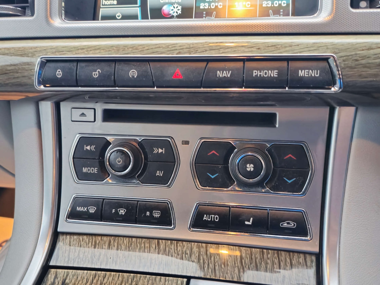 Used Jaguar XF 2014 for sale - 76231909: Photo 16