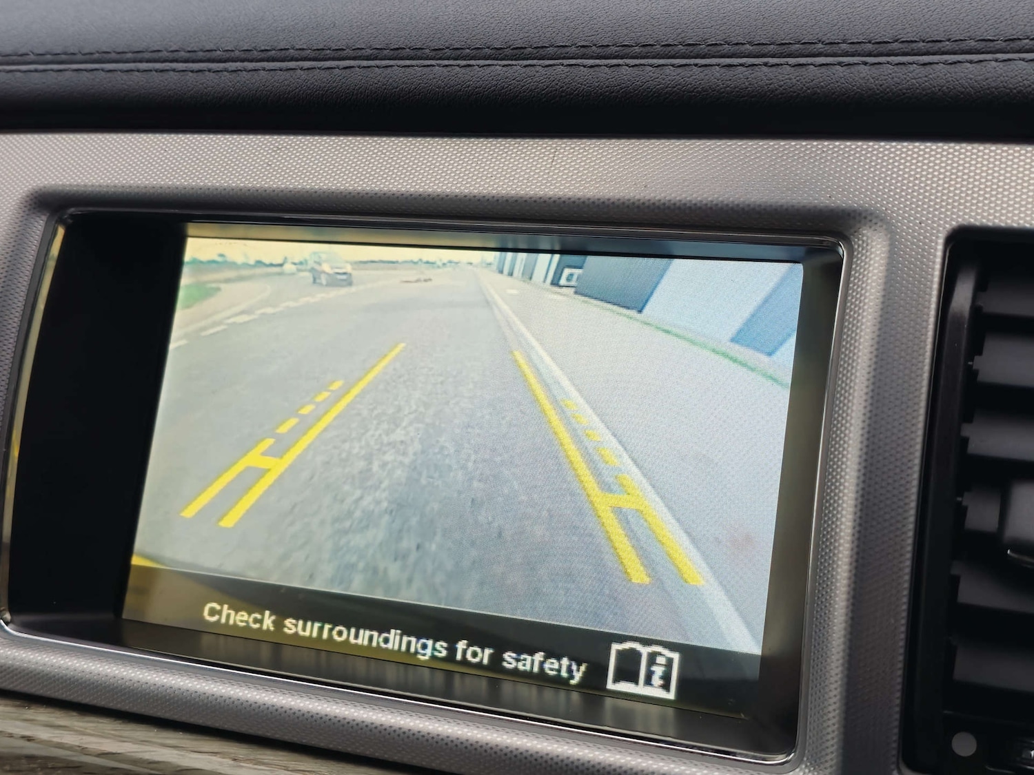 Used Jaguar XF 2014 for sale - 76231909: Photo 19