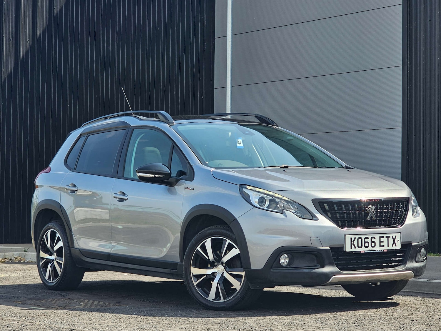 Used Peugeot 2008 2017 for sale - 76602102: Photo 1