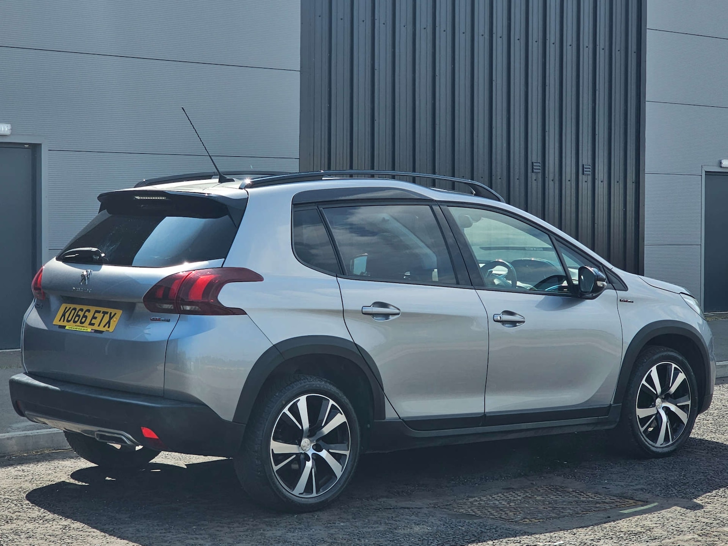 Used Peugeot 2008 2017 for sale - 76602102: Photo 6