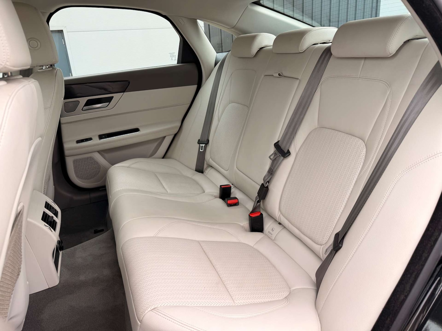 Used Jaguar XF 2017 for sale - 77803640: Photo 11