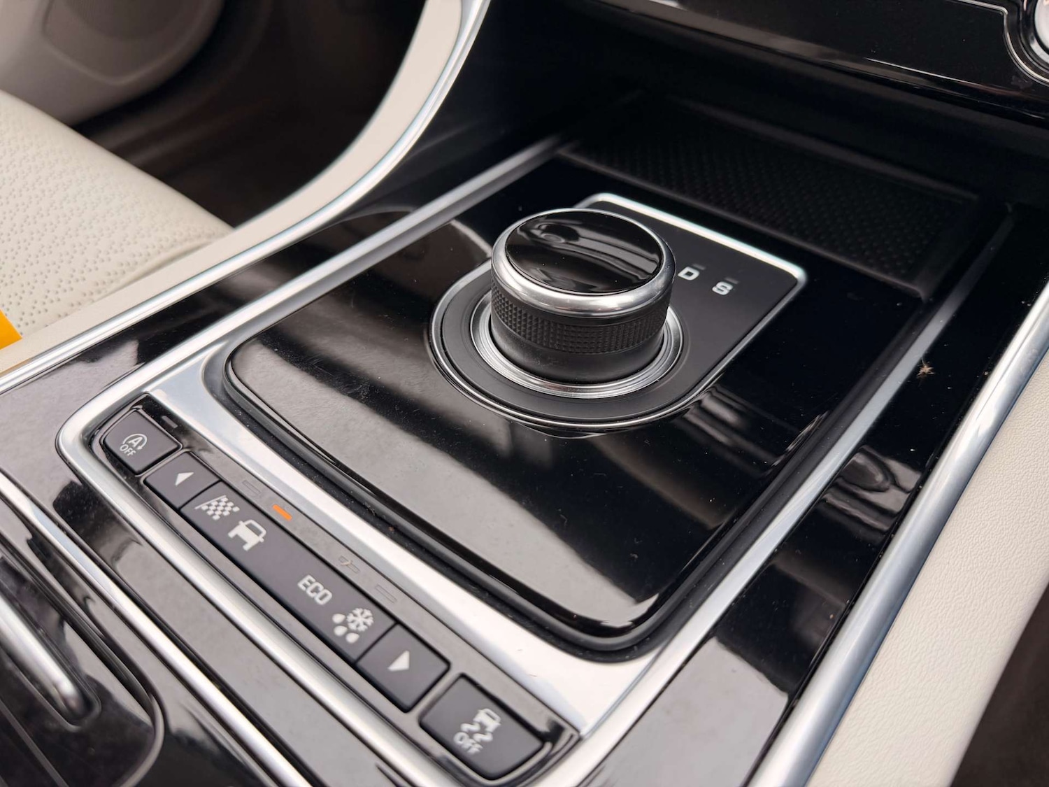 Used Jaguar XF 2017 for sale - 77803640: Photo 19