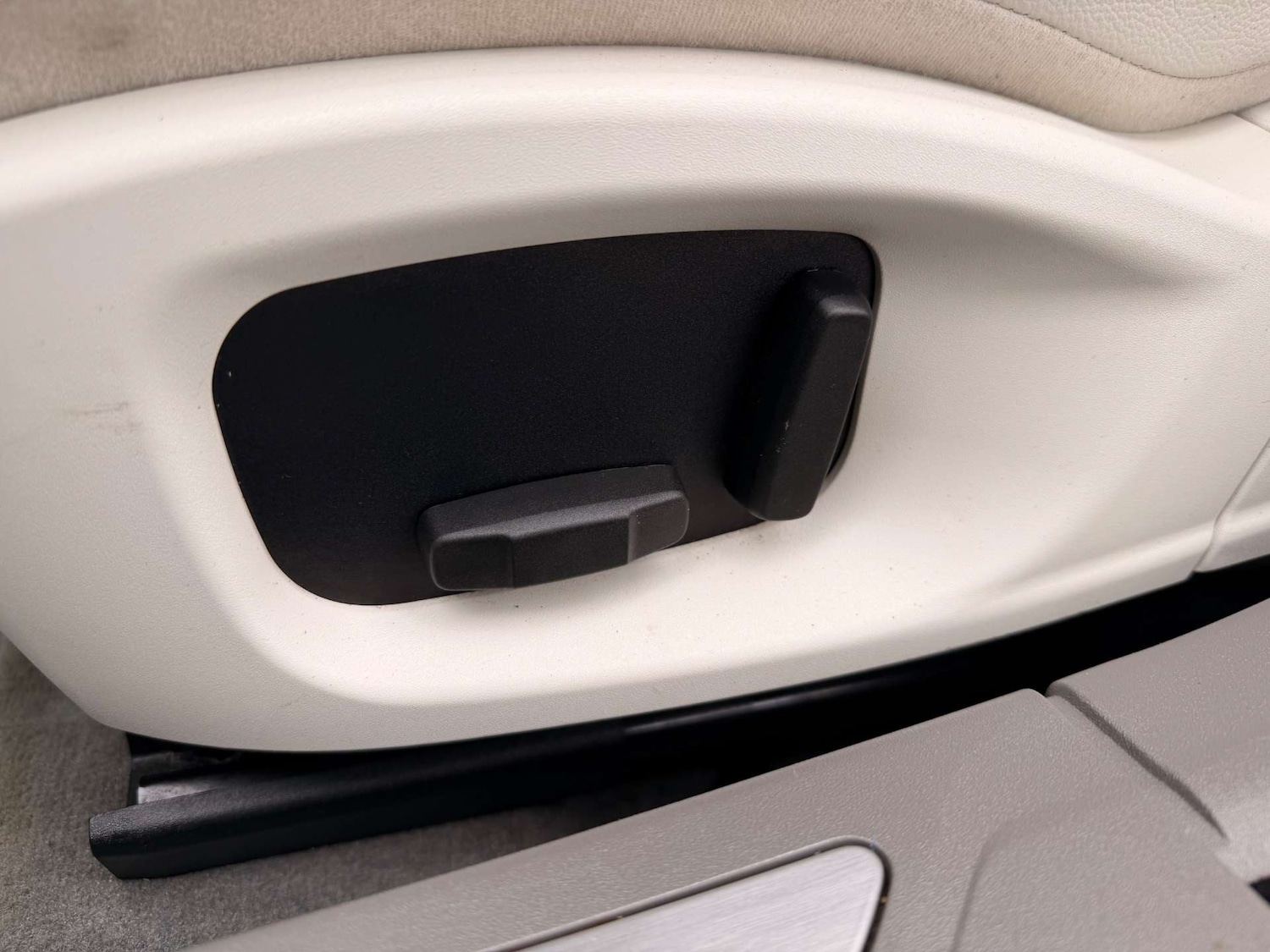 Used Jaguar XF 2017 for sale - 77803640: Photo 24