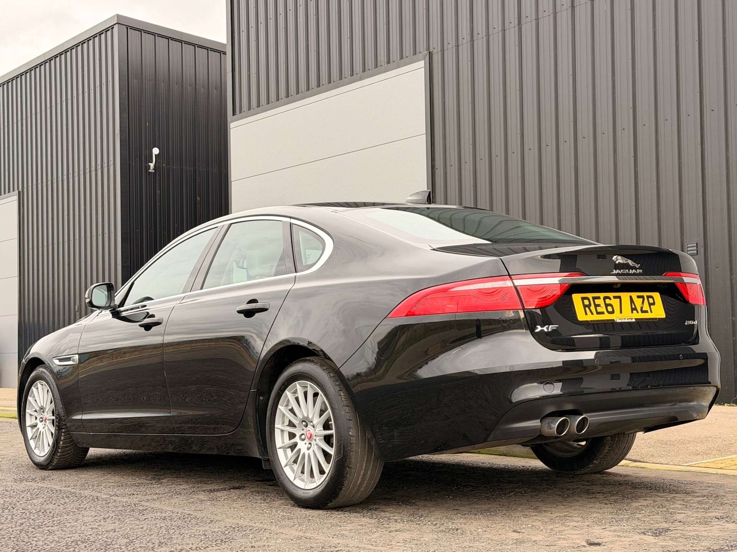 Used Jaguar XF 2017 for sale - 77803640: Photo 4