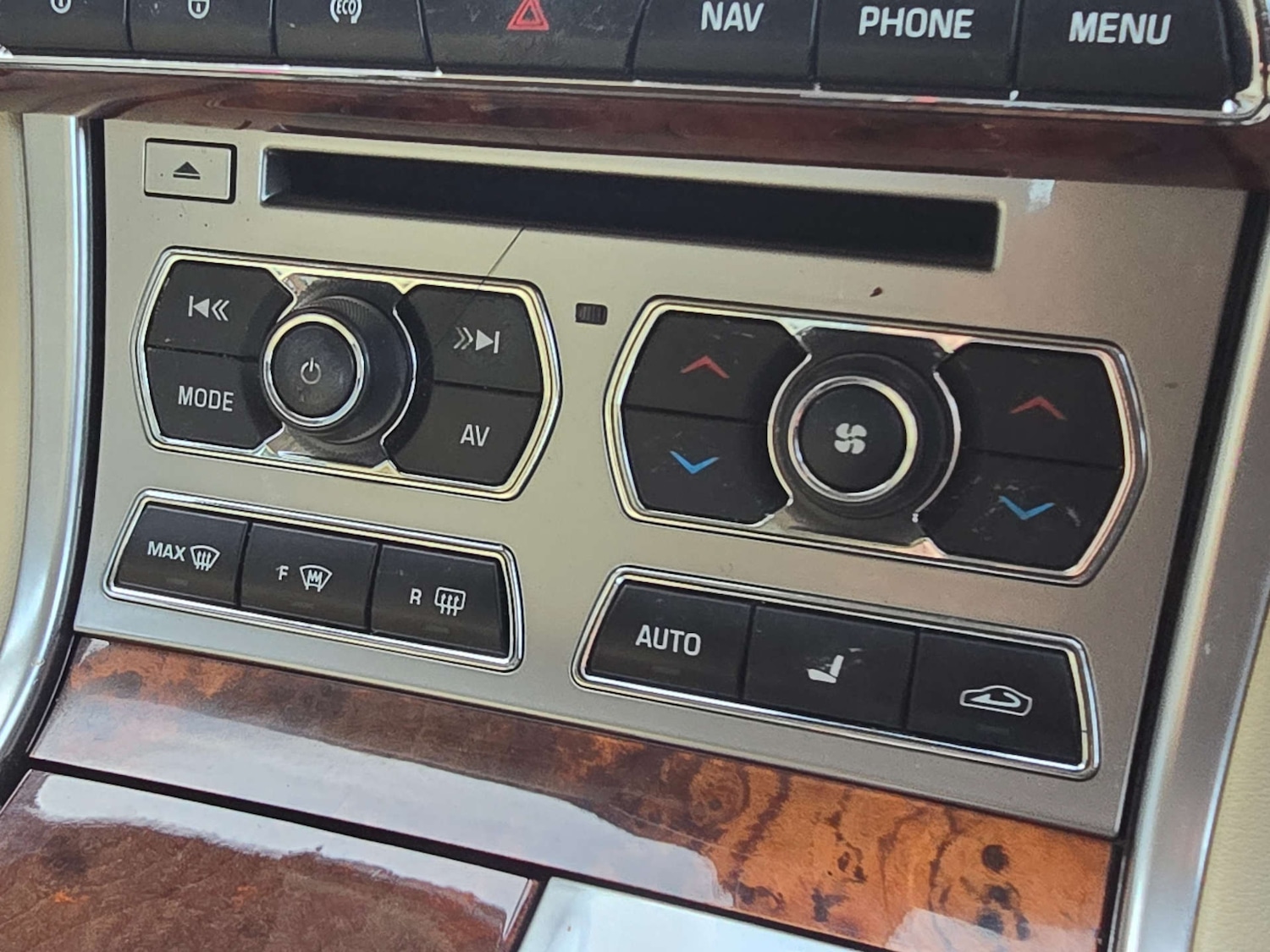 Used Jaguar XF 2014 for sale - 76105324: Photo 14