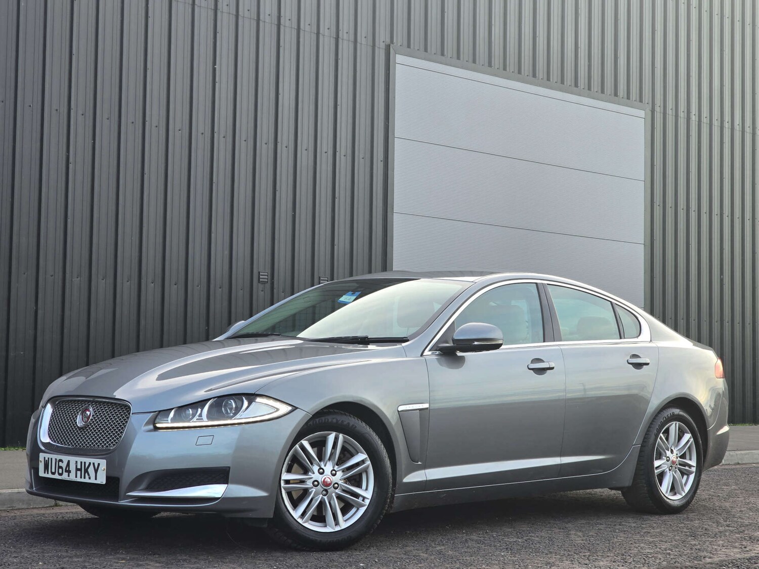 Used Jaguar XF 2014 for sale - 76105324: Photo 3
