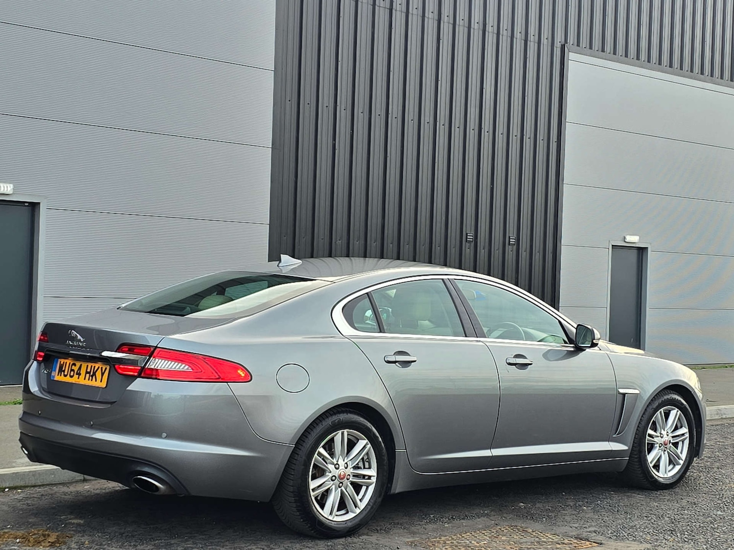 Used Jaguar XF 2014 for sale - 76105324: Photo 6