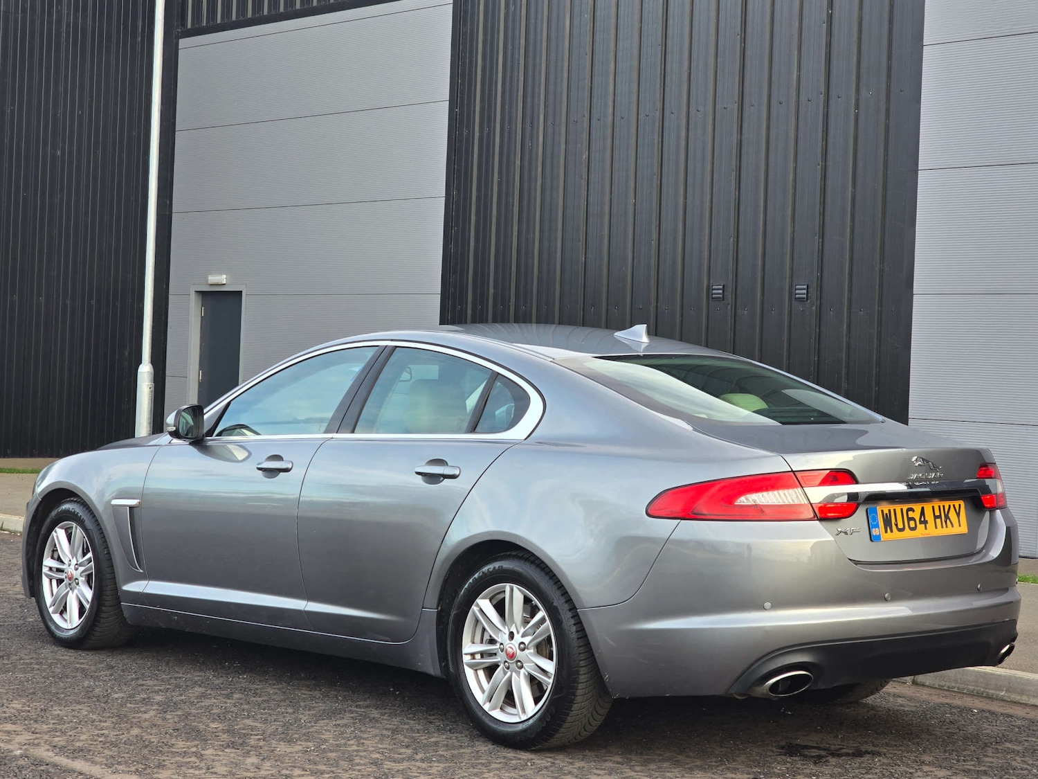 Used Jaguar XF 2014 for sale - 76105324: Photo 7