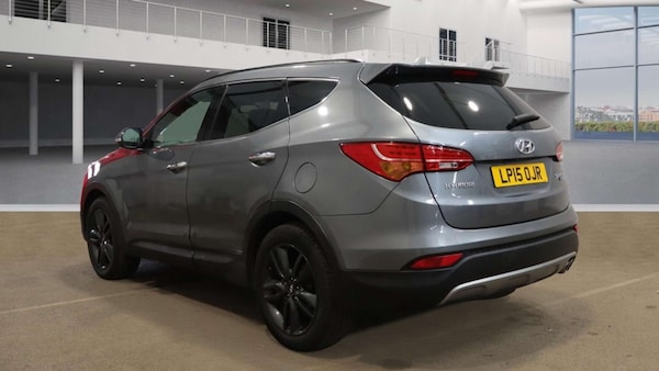 Used Hyundai Santa Fe 2015 for sale - 76274204: Photo 3