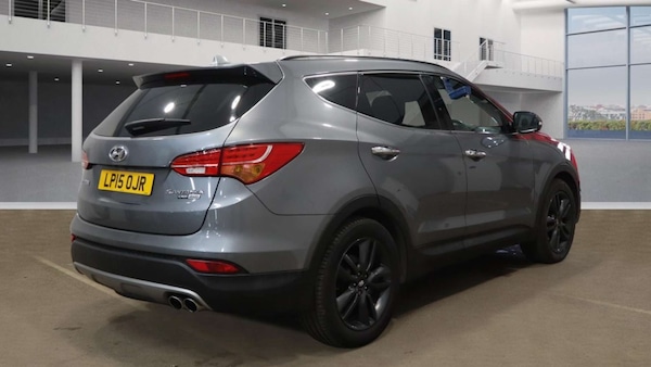 Used Hyundai Santa Fe 2015 for sale - 76274204: Photo 4