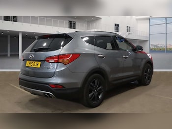 Used Hyundai Santa Fe 2015 for sale - 76274204: Photo 4