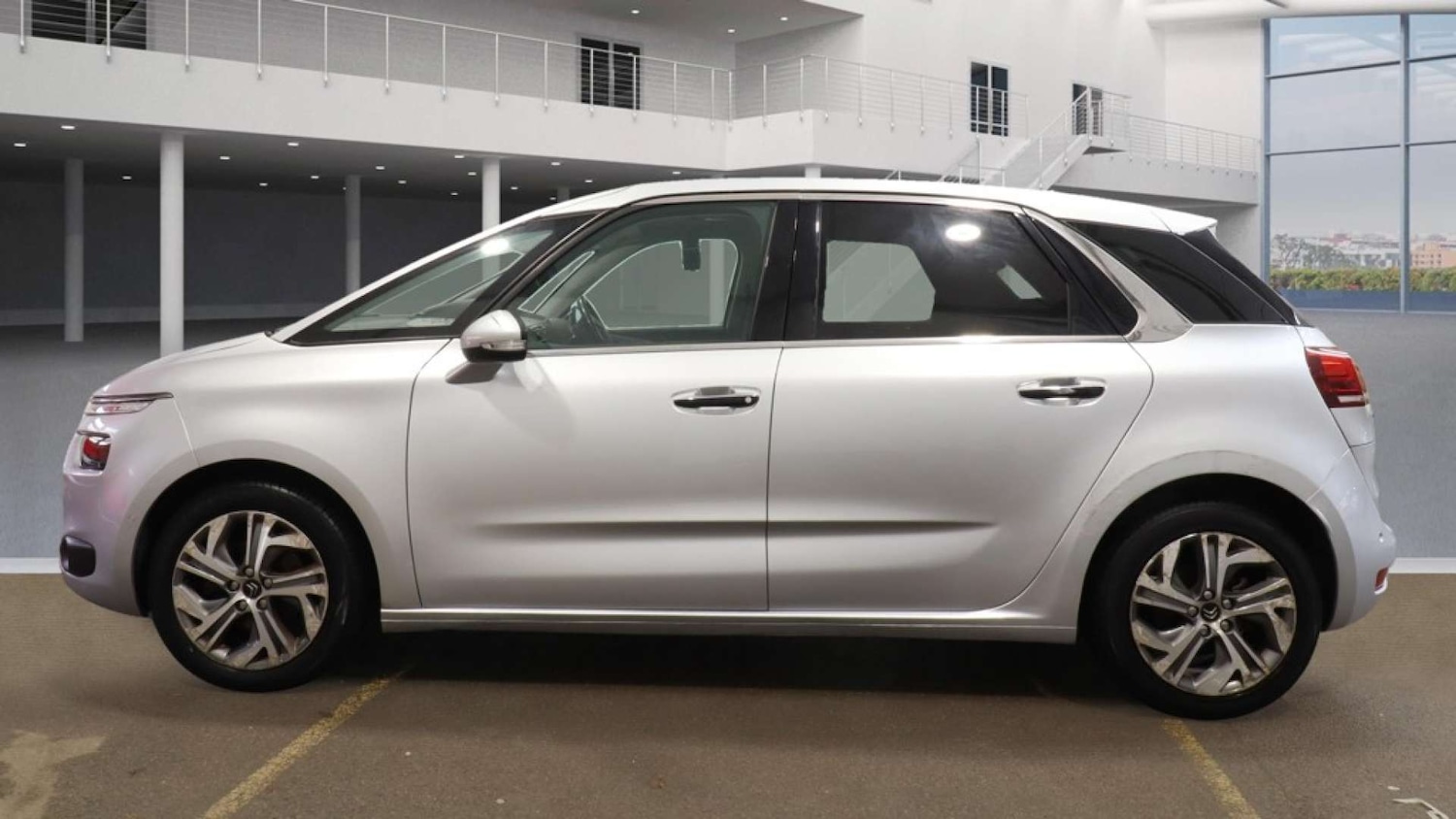 Used Citroen C4 Picasso 2016 for sale - 76663162: Photo 6