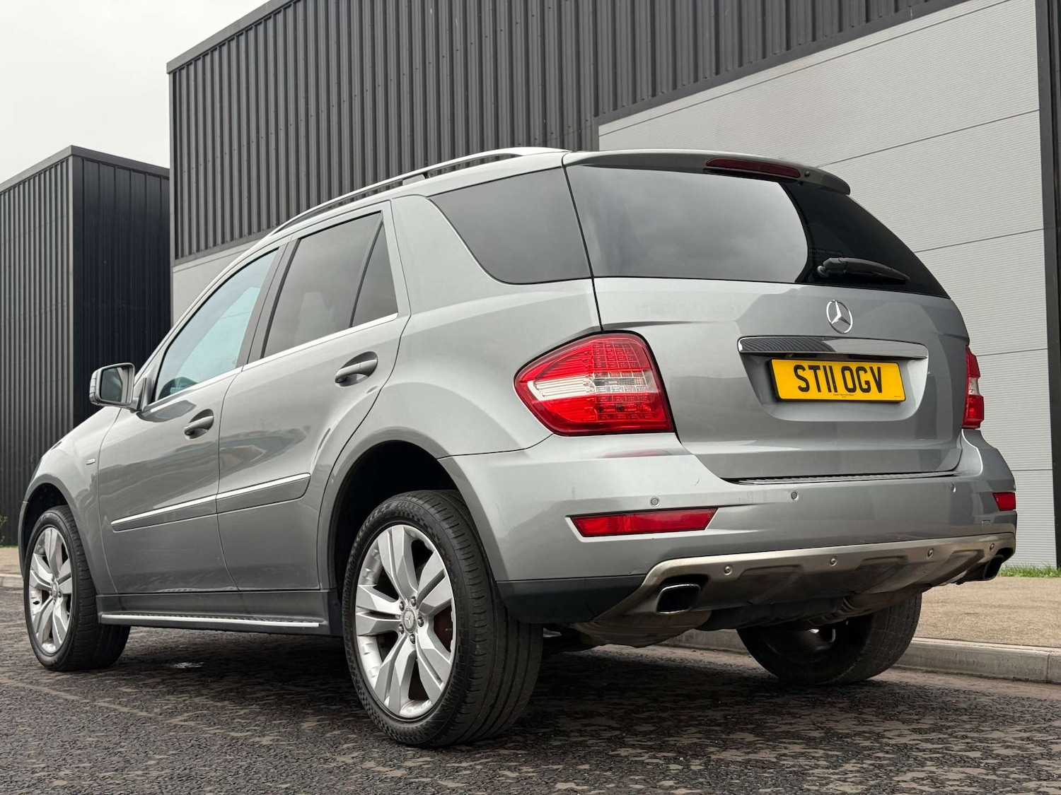 Used Mercedes-Benz M Class 2011 for sale - 76243966: Photo 3