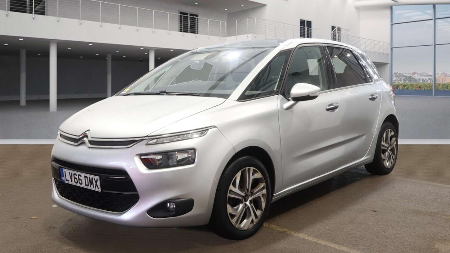 Used Citroen C4 Picasso 2016 for sale - 77315526: Photo 2