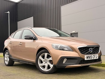 Used Volvo V40 2015 for sale - 78881968: Photo