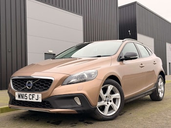 Used Volvo V40 2015 for sale - 78881968: Photo