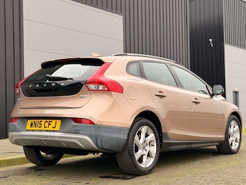 Used Volvo V40 2015 for sale - 78881968: Photo