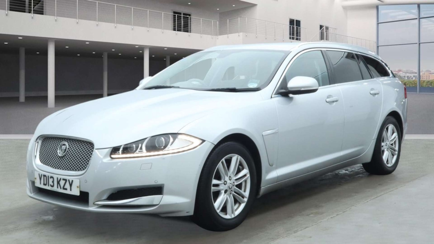 Used Jaguar XF 2013 for sale - 77558204: Photo 8