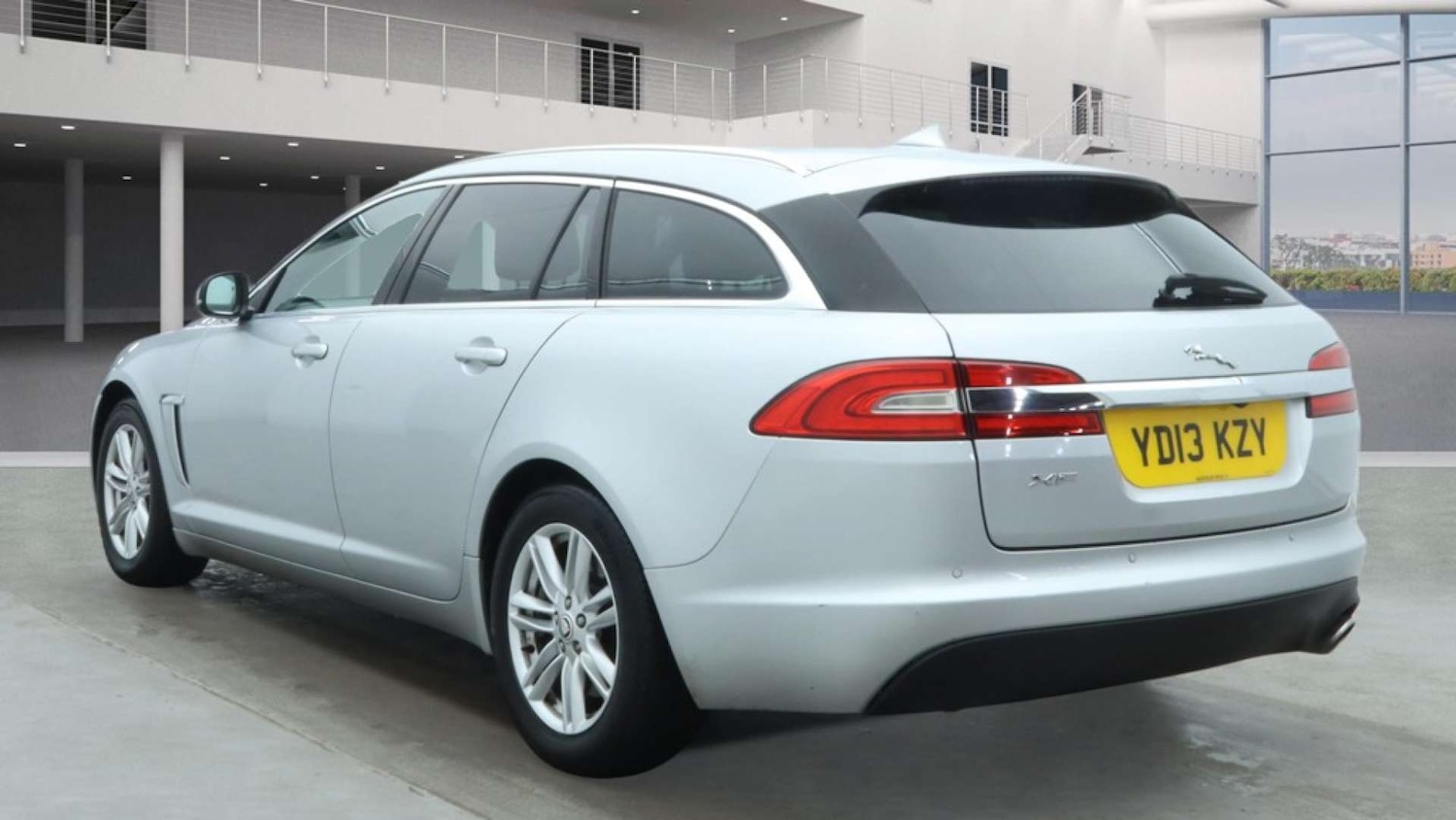 Used Jaguar XF 2013 for sale - 77558204: Photo 9