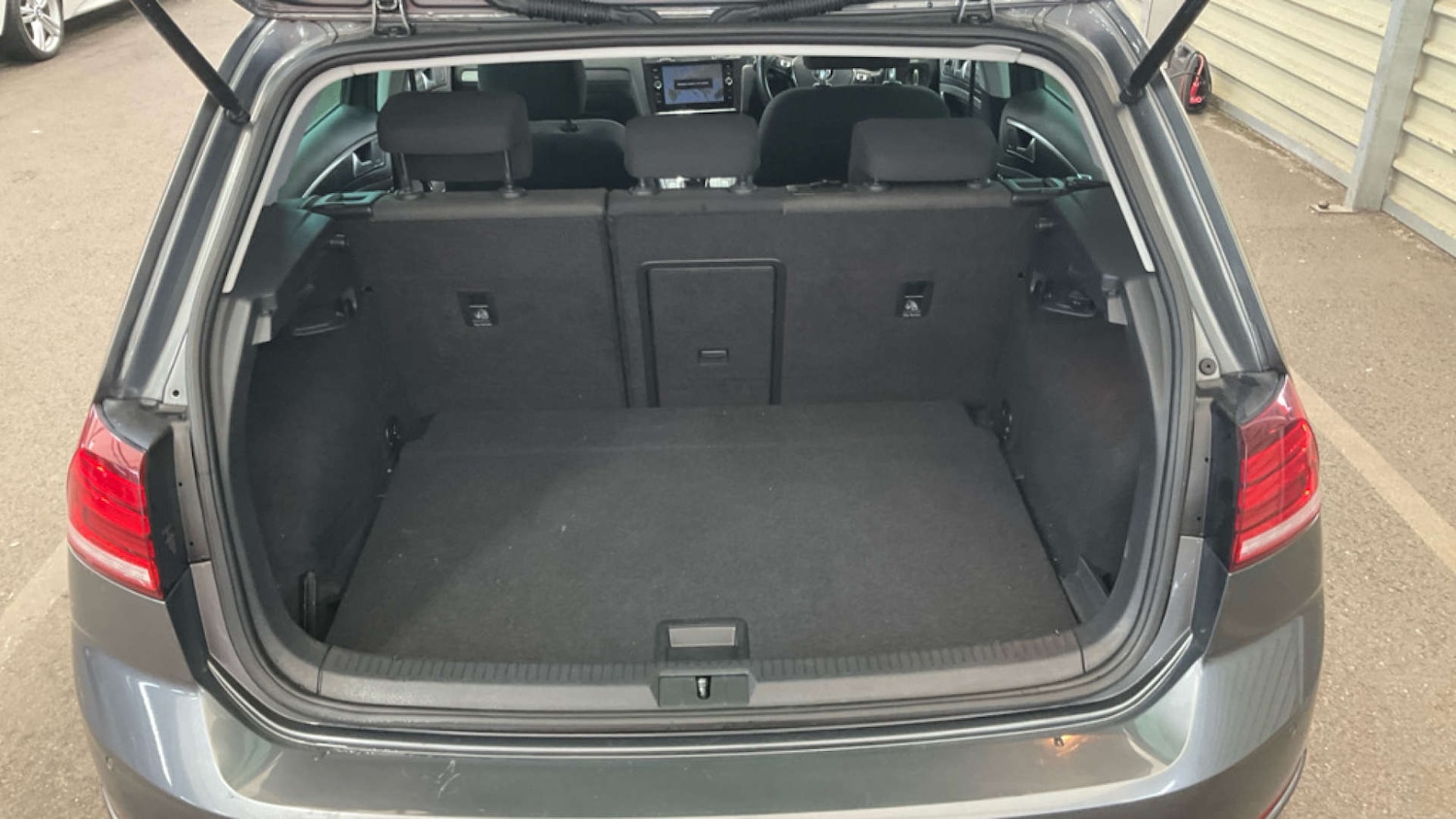 Used Volkswagen Golf 2020 for sale - 76602052: Photo 8