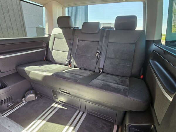 Used Volkswagen Caravelle 2015 for sale - 75545596: Photo 24