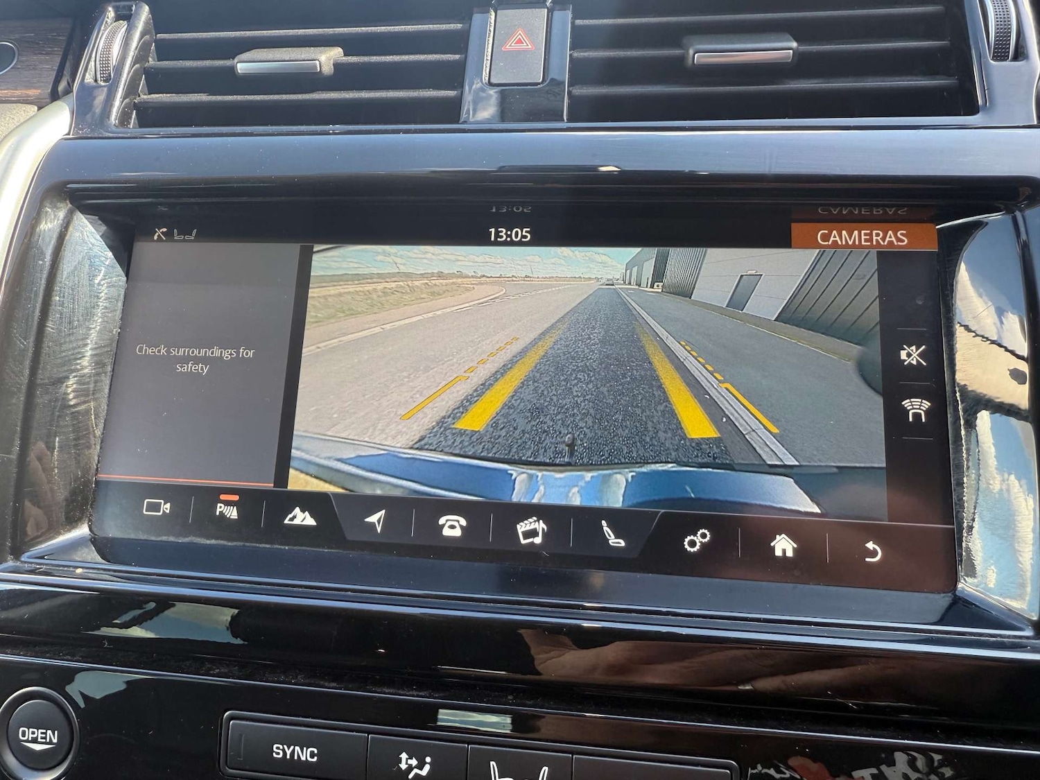 Used Land Rover Discovery 2018 for sale - 77656590: Photo 16