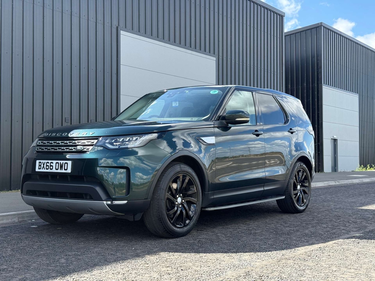 Used Land Rover Discovery 2018 for sale - 77656590: Photo 2