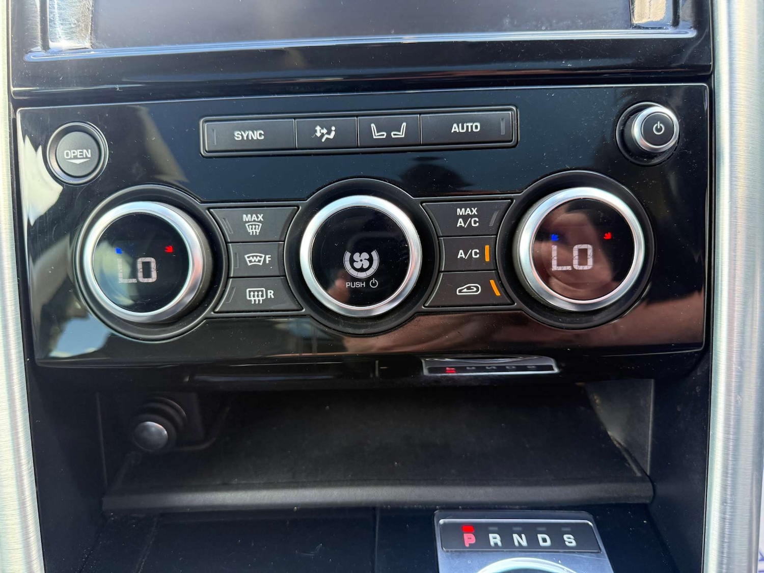 Used Land Rover Discovery 2018 for sale - 77656590: Photo 25