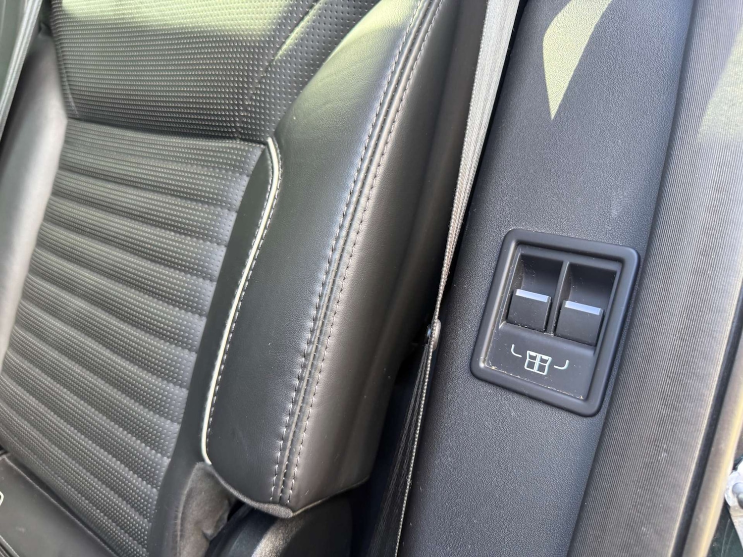 Used Land Rover Discovery 2018 for sale - 77656590: Photo 32