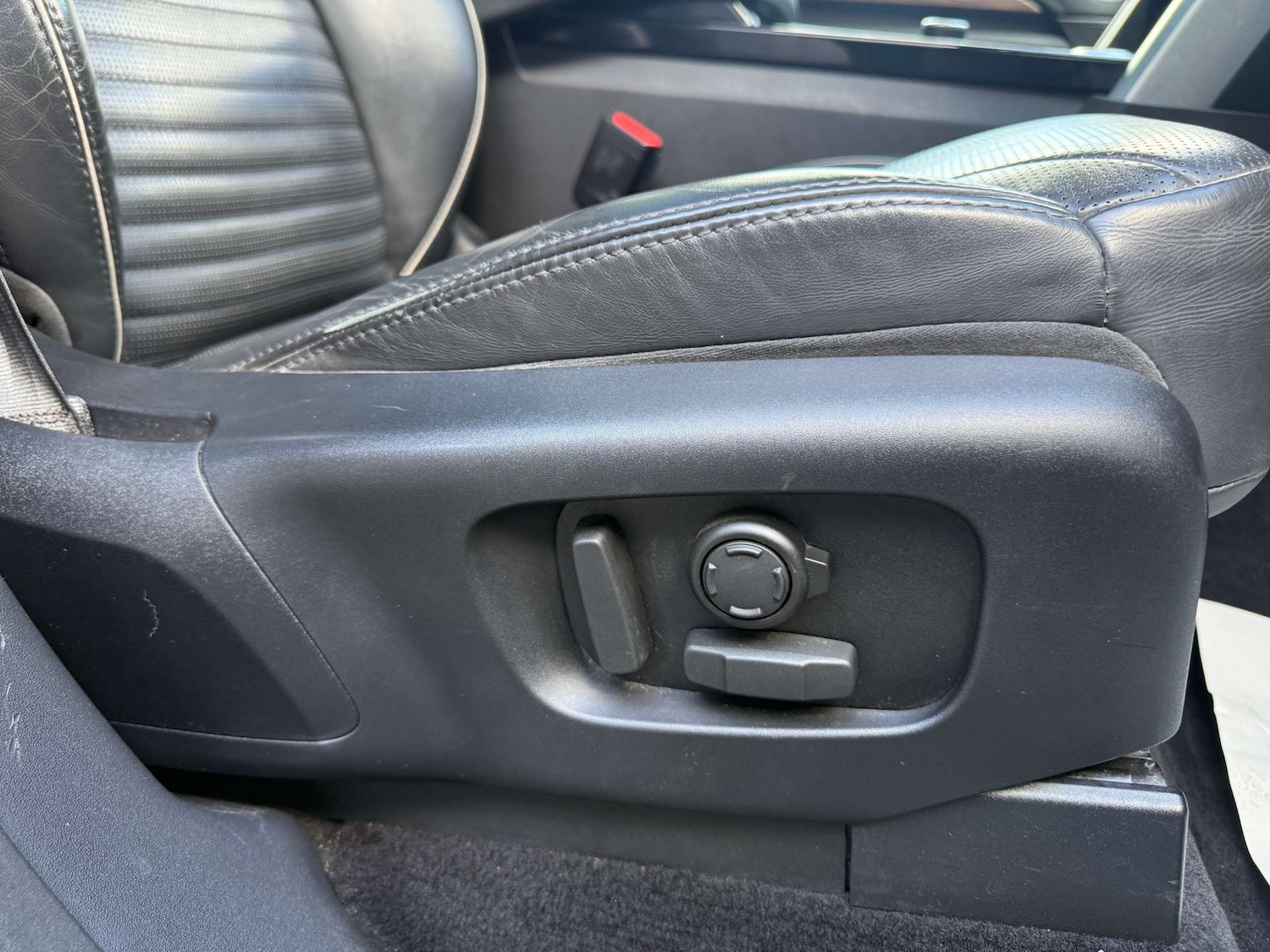 Used Land Rover Discovery 2018 for sale - 77656590: Photo 34