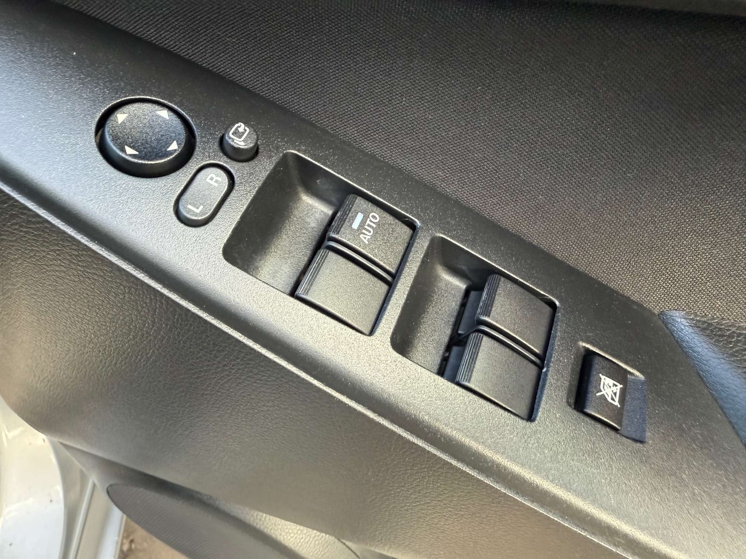 Used Mazda Mazda3 2011 for sale - 76068140: Photo 14