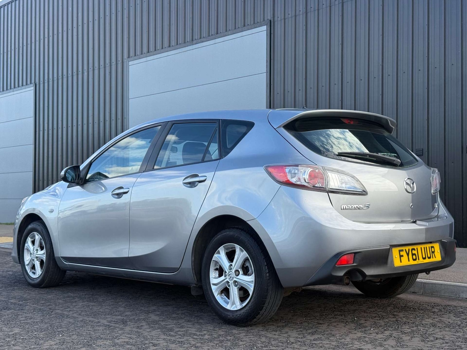 Used Mazda Mazda3 2011 for sale - 76068140: Photo 3