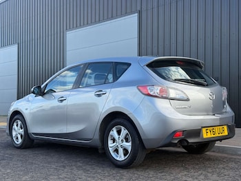 Used Mazda Mazda3 2011 for sale - 76068140: Photo 3