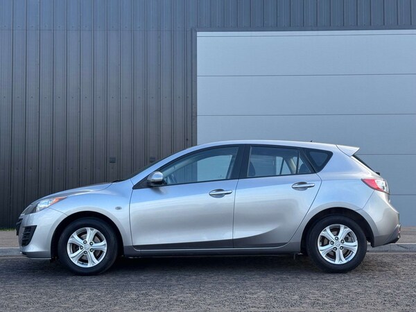 Used Mazda Mazda3 2011 for sale - 76068140: Photo 5