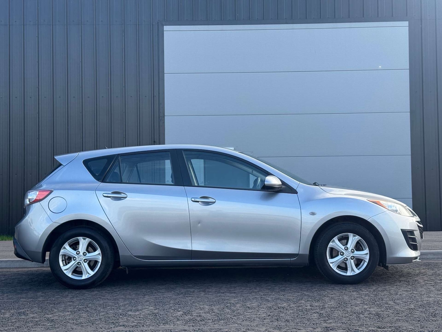 Used Mazda Mazda3 2011 for sale - 76068140: Photo 6