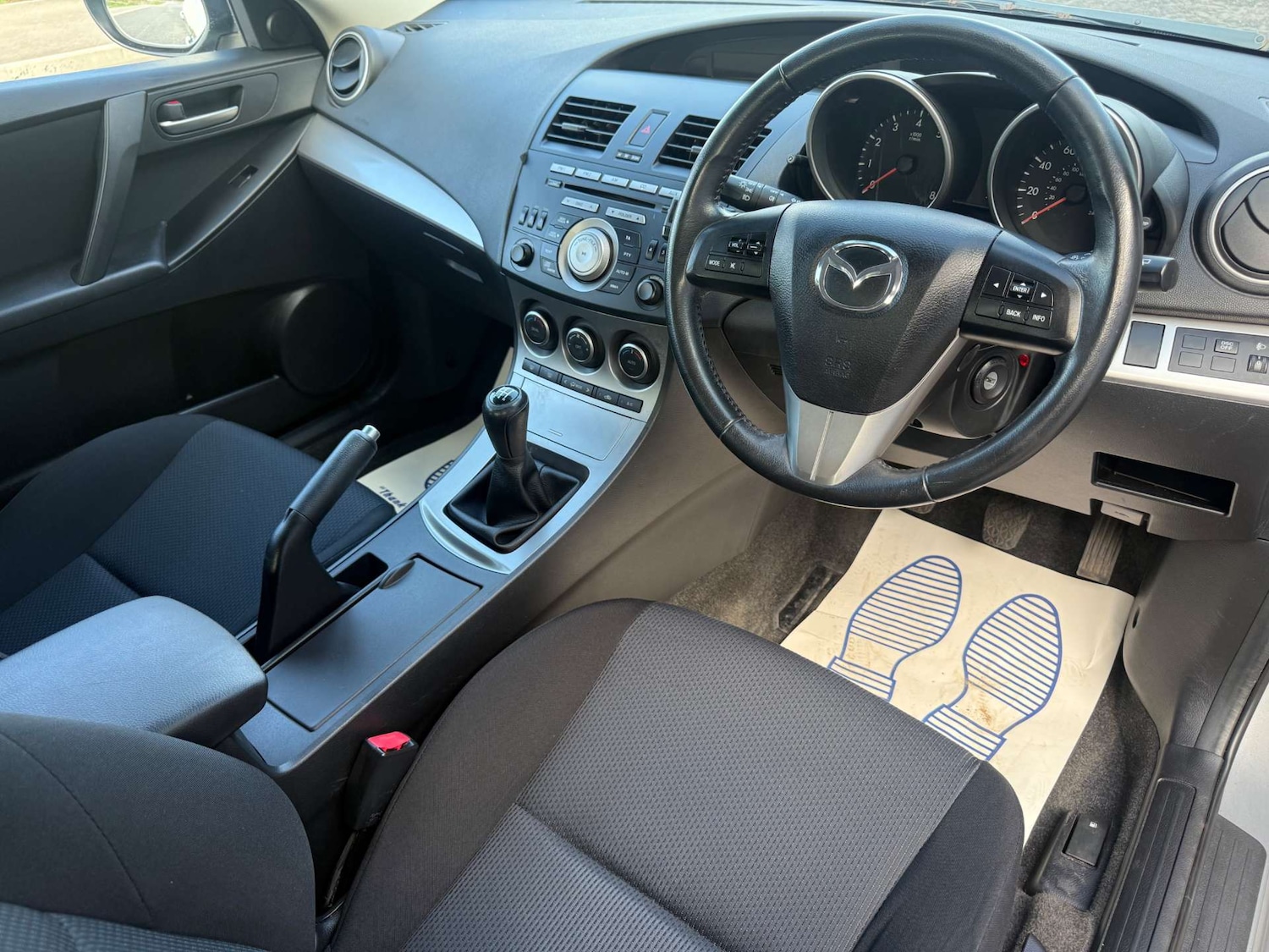 Used Mazda Mazda3 2011 for sale - 76068140: Photo 9