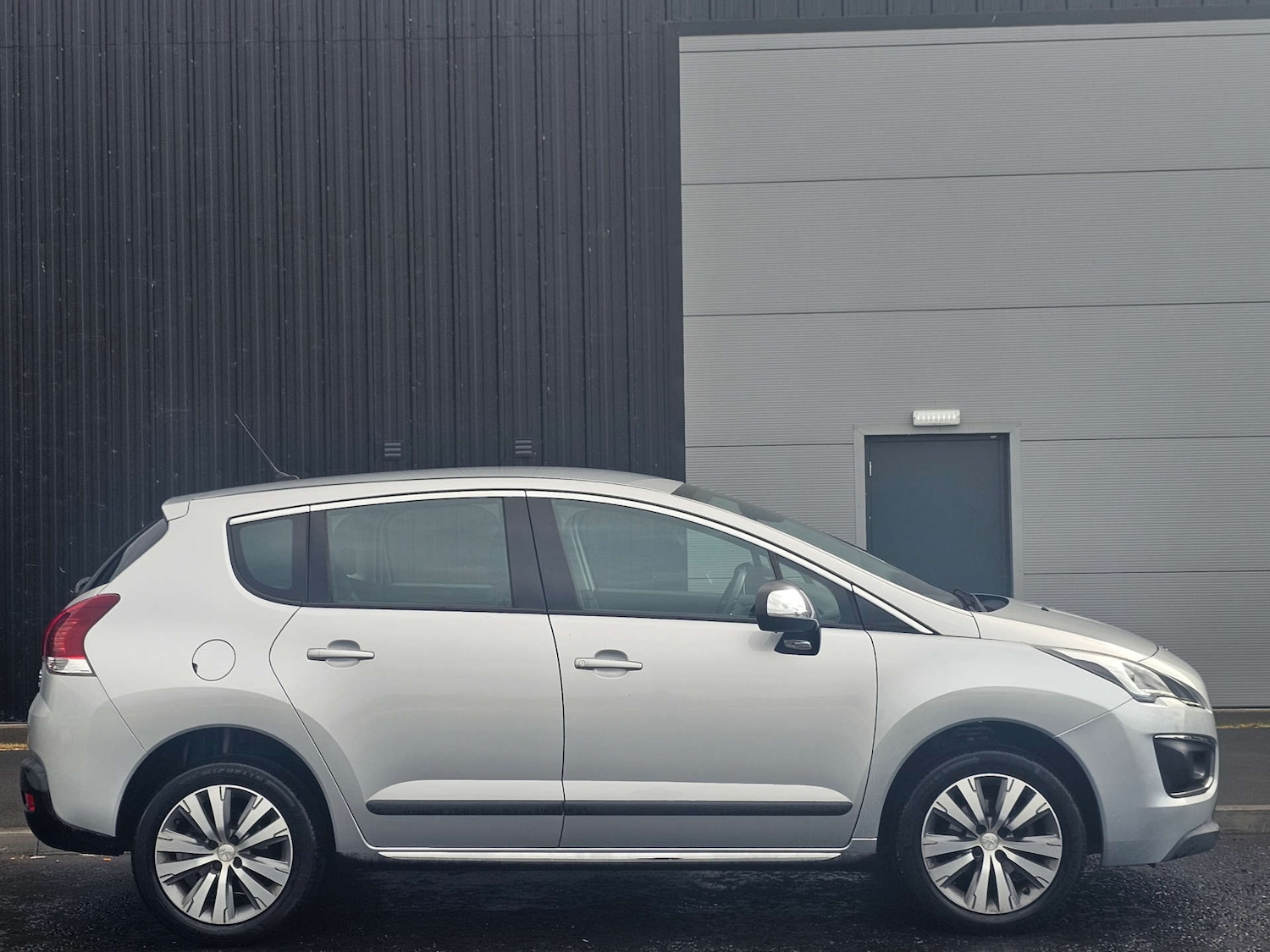 Used Peugeot 3008 2016 for sale - 76625842: Photo 4