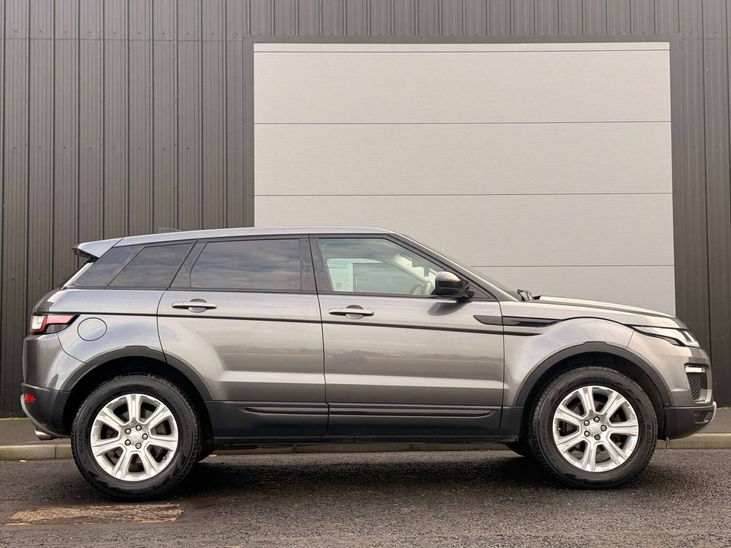 Used Land Rover Range Rover Evoque 2017 for sale - 76404369: Photo 8