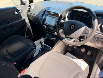 Used Renault Captur 2018 for sale - 78953351: Photo