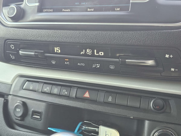 Used Peugeot Traveller 2018 for sale - 75666661: Photo 24