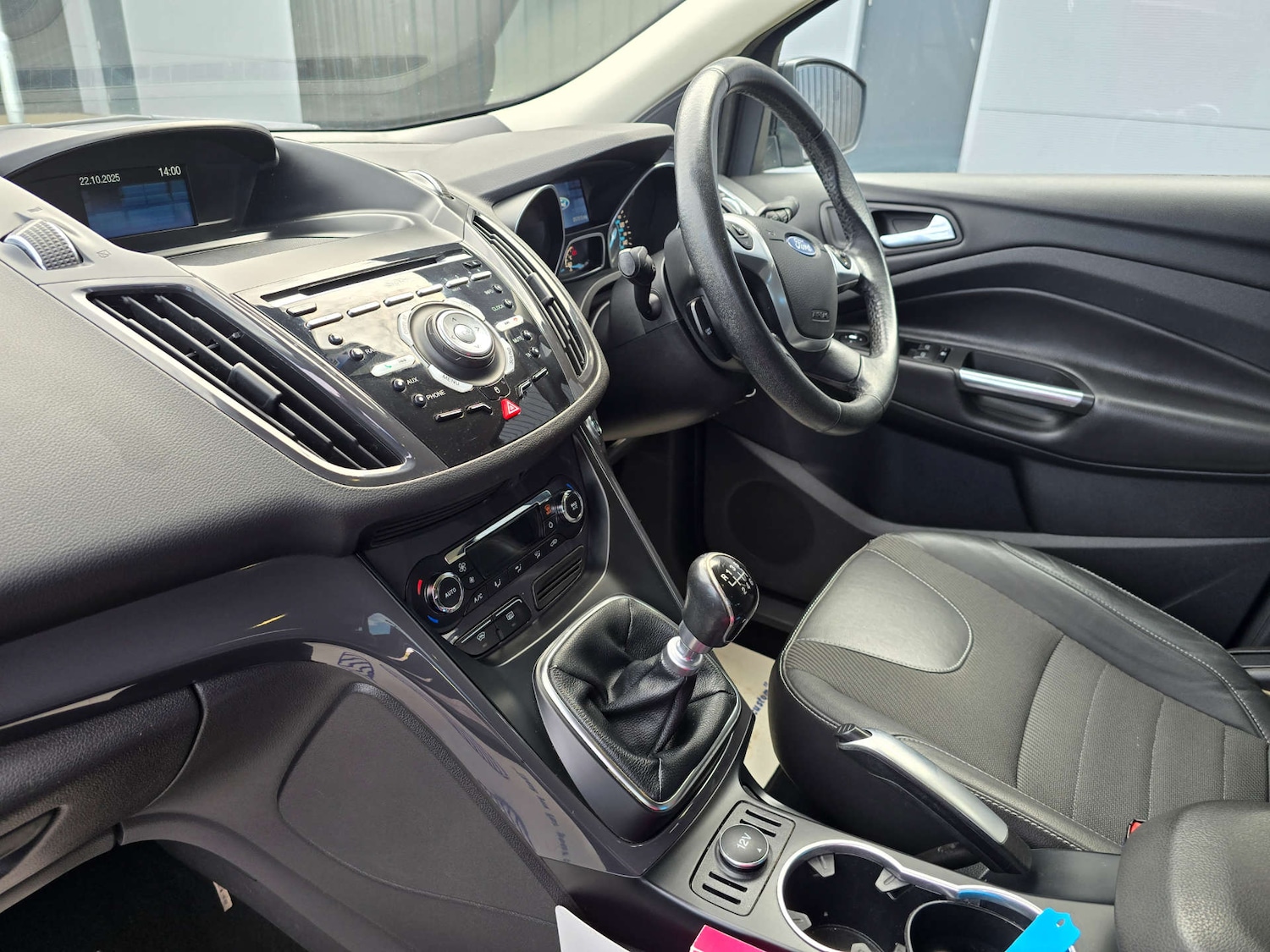 Used Ford Kuga 2014 for sale - 76105323: Photo 2