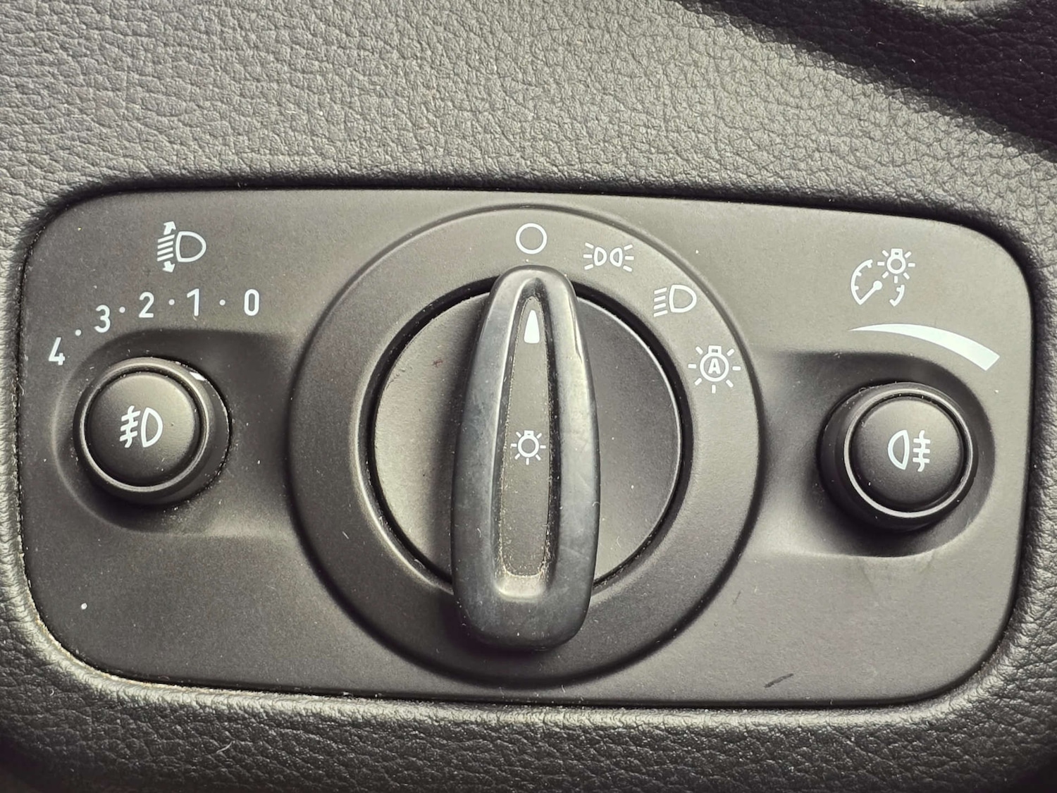 Used Ford Kuga 2014 for sale - 76105323: Photo 20