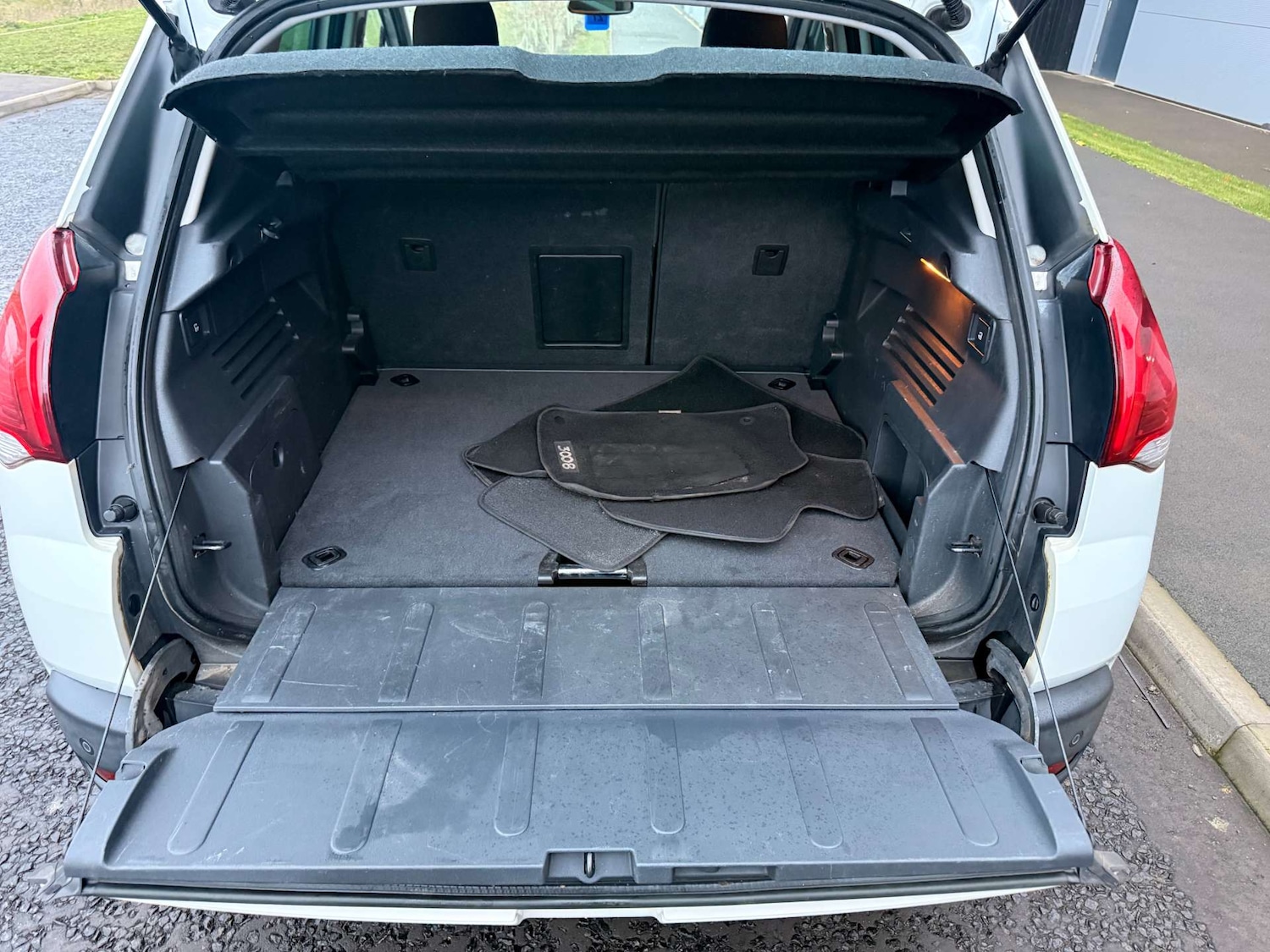 Used Peugeot 3008 2015 for sale - 76495890: Photo 13